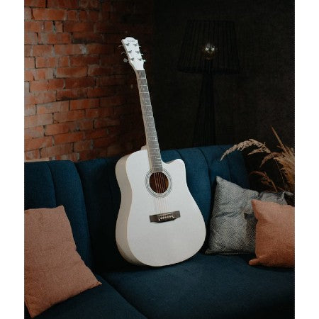 Chitară acustică 4/4 albă – design elegant, sunet clar și echilibrat