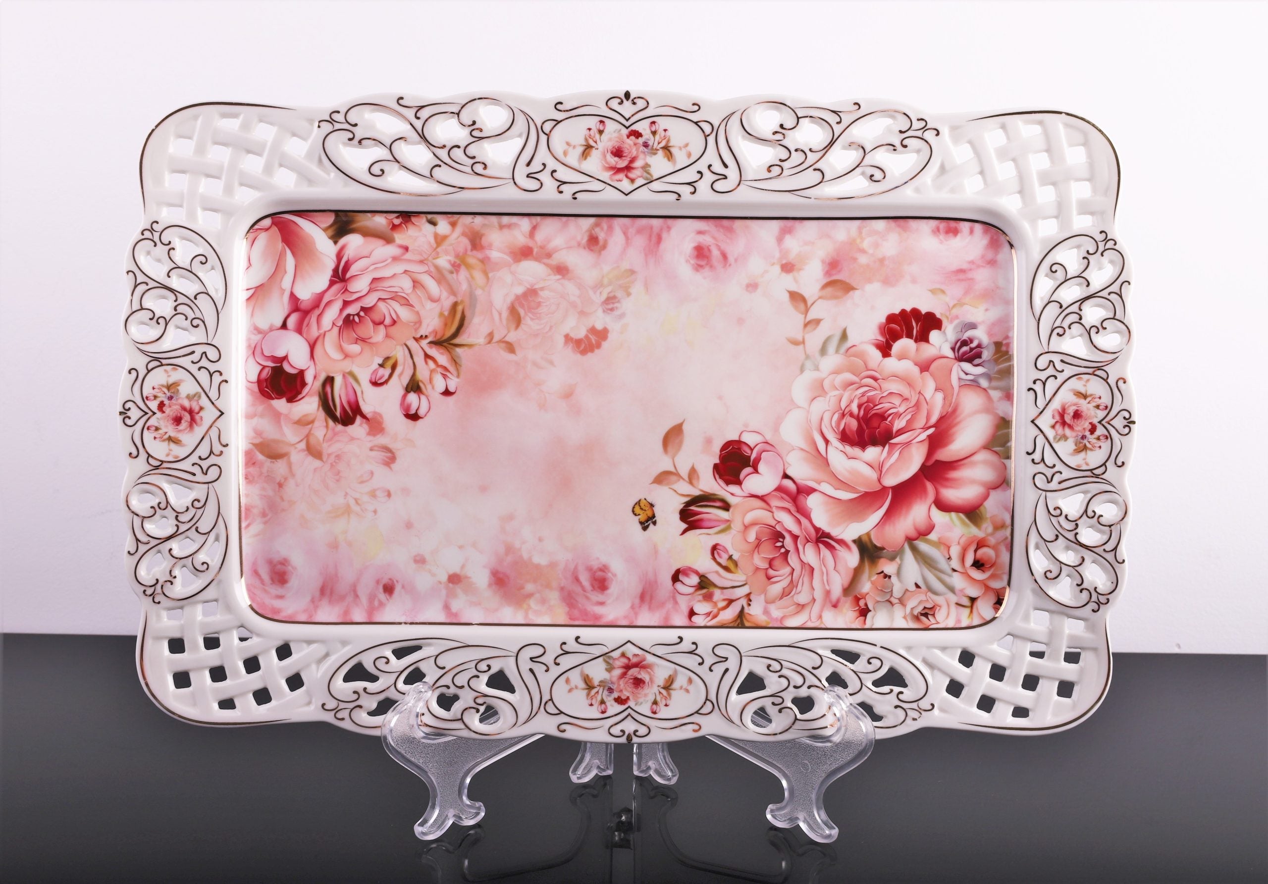 Platou din ceramica cu model in relief