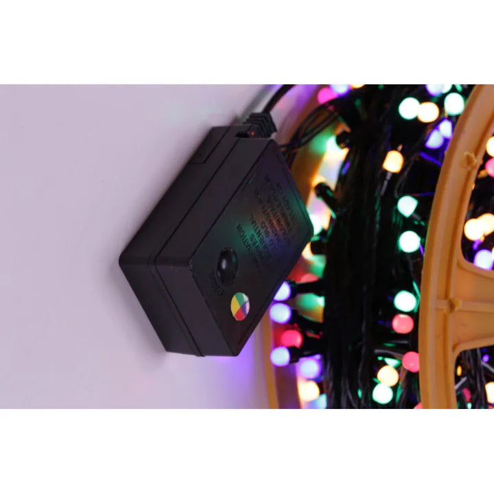 Pachet 2 x Instalatie de Craciun liniara AT PERFORMANCE®, interior/exterior, rola 2x 50m,8 jocuri de lumini, multicolora, fir negru, 250 led.