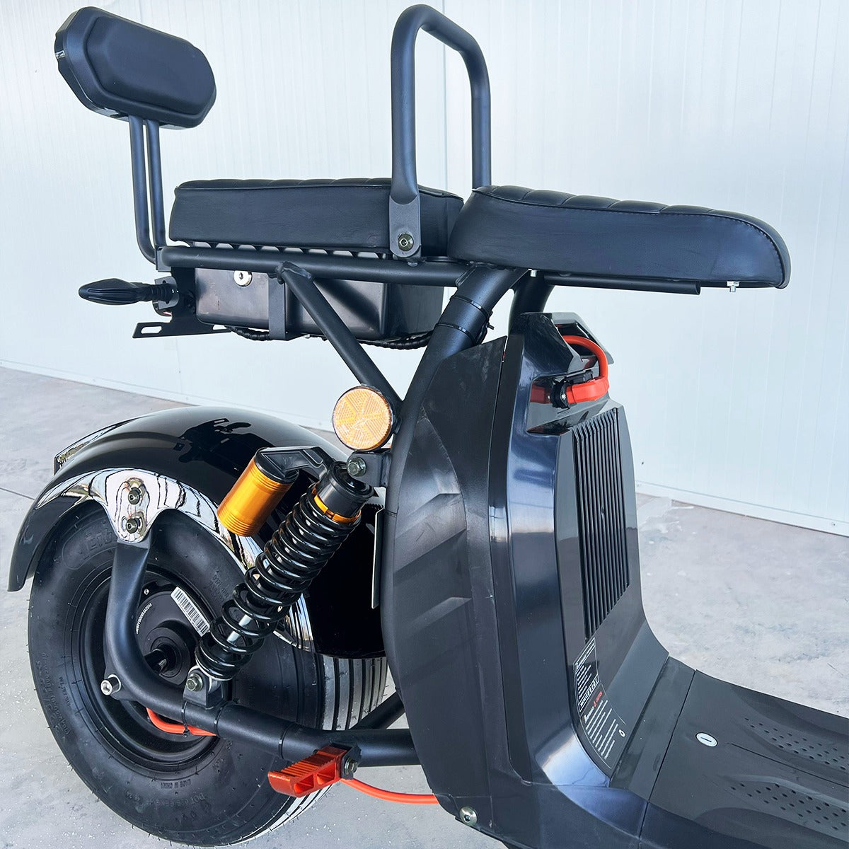 Scuter Electric 2 Persoane, Viteză Limitată 25 km/h – Fără Permis, Motor 1500W, Baterie 20Ah, Suspensie Hidraulică, COC Inclus